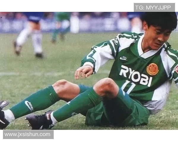 演员热衷追随足球球星背后的故事与情感纠葛揭秘