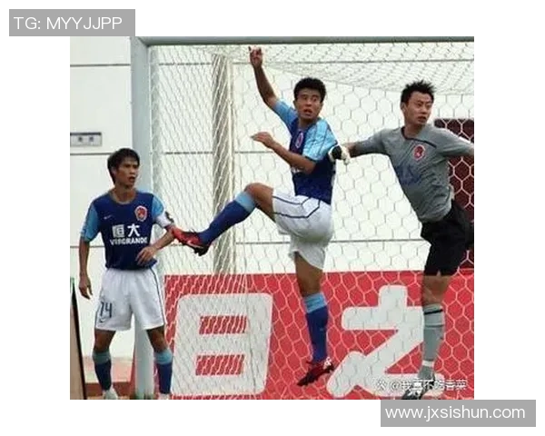 足球球星华丽突破瞬间展示激情与技巧展现巅峰速度与力量